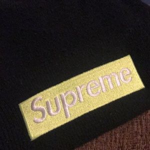 Supreme/ New Era beanie. Good condition